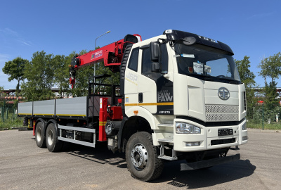 Бортовой FAW J6 CA3250(6x4) с КМУ Horyong HRS 216 АП